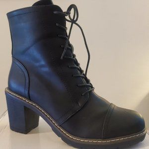 NEW Olivia Miller Women's Mindy Boot Size 10